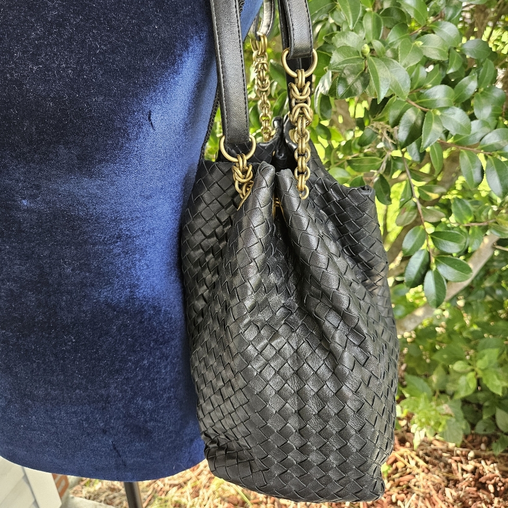 Bottega Veneta Genuine Woven Lambskin Leather Rare Purse Gold Hardware in Black. - Picture 3 of 15